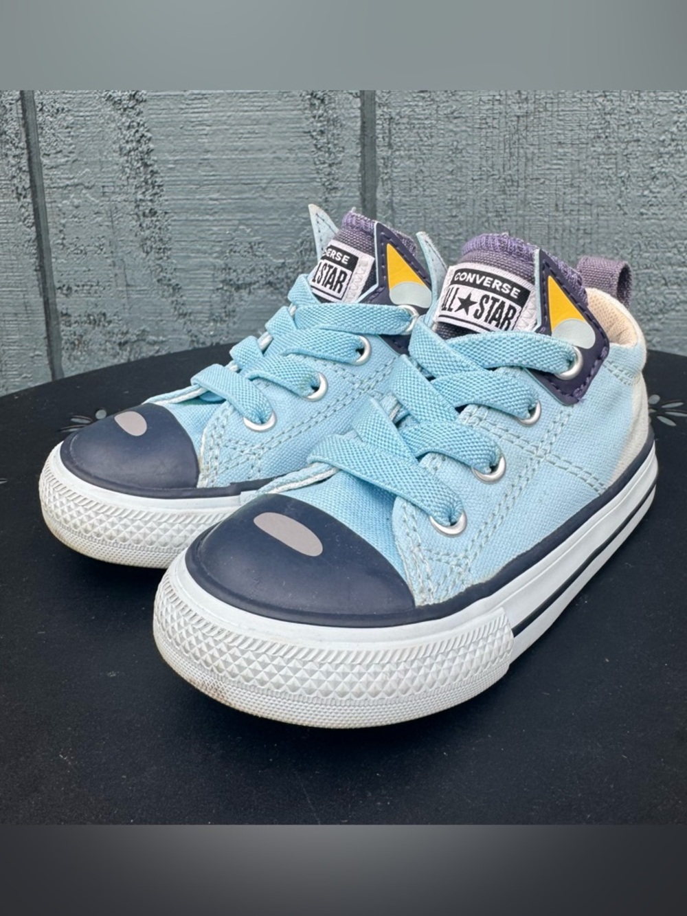 Converse Bluey Shoes. Toddler Size 6